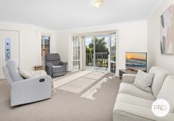 6 Sanderson Rd, Kanahooka NSW 2530, Australia