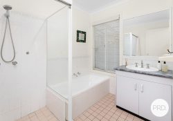6 Sanderson Rd, Kanahooka NSW 2530, Australia