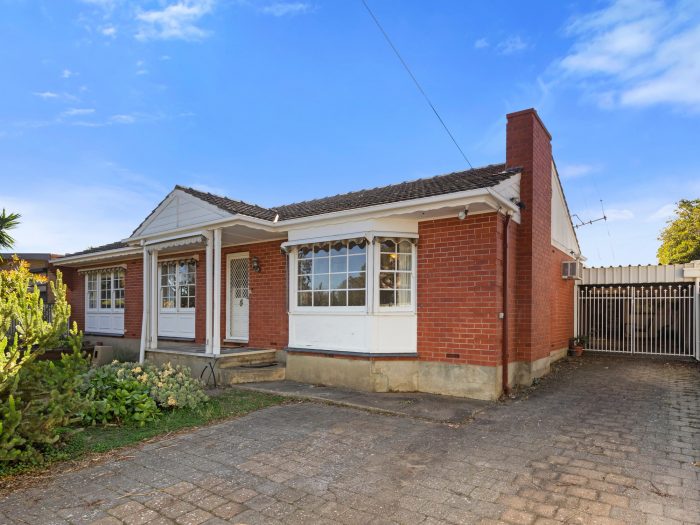 18 Seaview Rd, Morphett Vale SA 5162, Australia