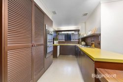 24 Stableford Ave, Glen Waverley VIC 3150, Australia