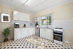 19 Stella St, Holland Park QLD 4121, Australia