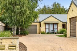 Unit 4/48 Albert St, Daylesford VIC 3460, Australia