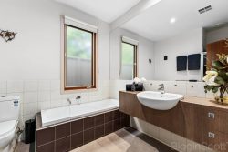 Unit 4/48 Albert St, Daylesford VIC 3460, Australia