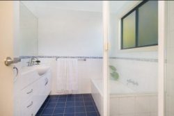 Unit 2/162 Teralba Rd, Adamstown NSW 2289, Australia