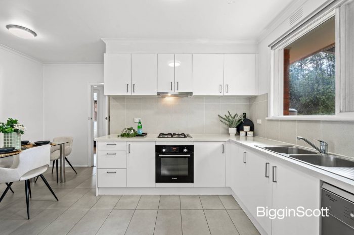 1 Tamarisk Ave, Glen Waverley VIC 3150, Australia