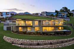 28 Thelma Dr, West Hobart TAS 7000, Australia