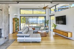 28 Thelma Dr, West Hobart TAS 7000, Australia