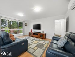 Unit 1/21 Victoria St, Triabunna TAS 7190, Australia