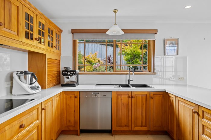 7 Pauldon Dr, Sandy Bay TAS 7005, Australia