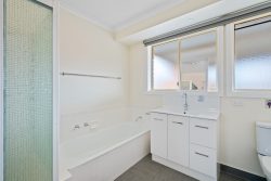376 Argyle Dr, Kingston TAS 7050, Australia
