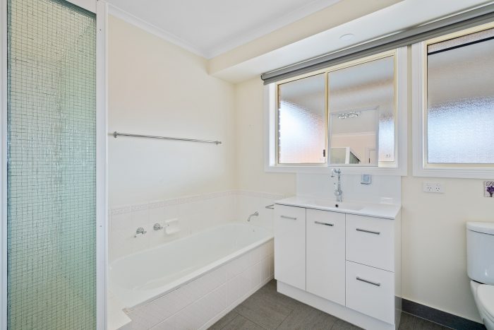 376 Argyle Dr, Kingston TAS 7050, Australia