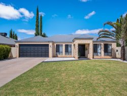 5 Vitali Cres, Somerville WA 6430, Australia