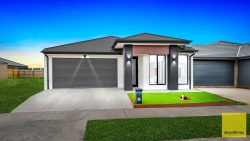 177 Whitecross Dr, Thornhill Park VIC 3335, Australia