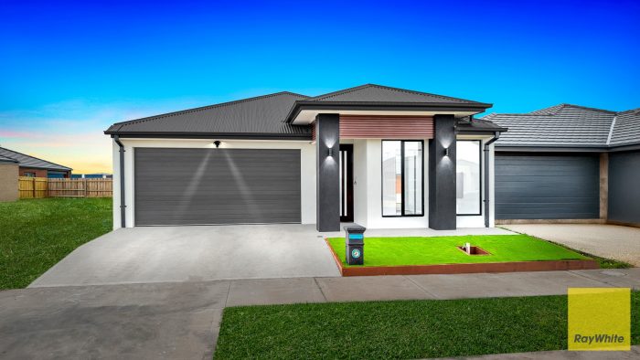 177 Whitecross Dr, Thornhill Park VIC 3335, Australia