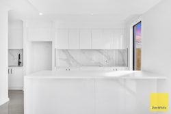 177 Whitecross Dr, Thornhill Park VIC 3335, Australia