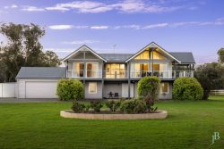 102 Runnymede Rd, Binningup WA 6233, Australia