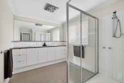 102 Runnymede Rd, Binningup WA 6233, Australia