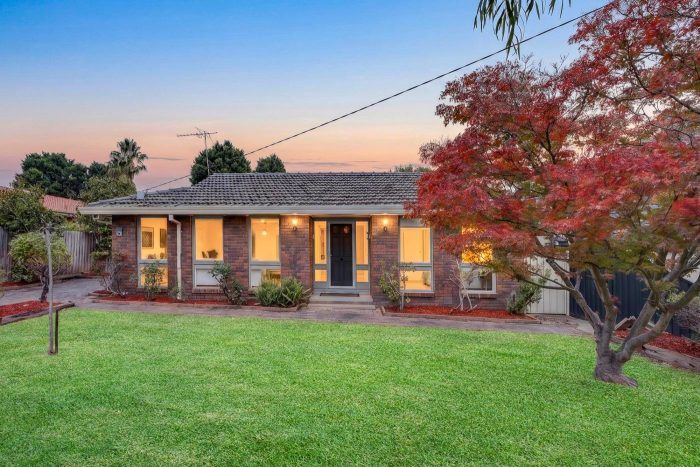 12 Minchinbury Dr, Vermont South VIC 3133, Australia