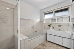 12 Minchinbury Dr, Vermont South VIC 3133, Australia