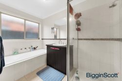 22 Lancewood Rd, Manor Lakes VIC 3024, Australia