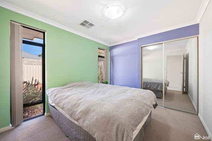 25B Arnott Ct, Kelmscott WA 6111, Australia