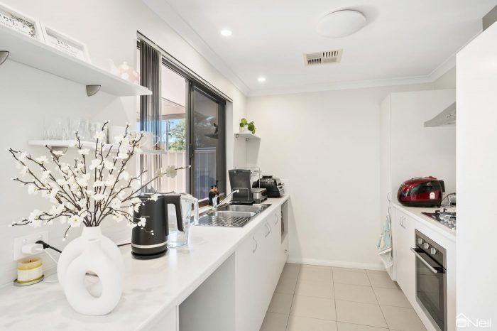 25B Arnott Ct, Kelmscott WA 6111, Australia