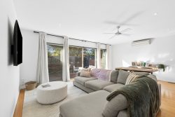Unit 1/44 Balcombe Rd, Newtown VIC 3220, Australia