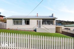 21 Balcumbi St, Mornington TAS 7018, Australia
