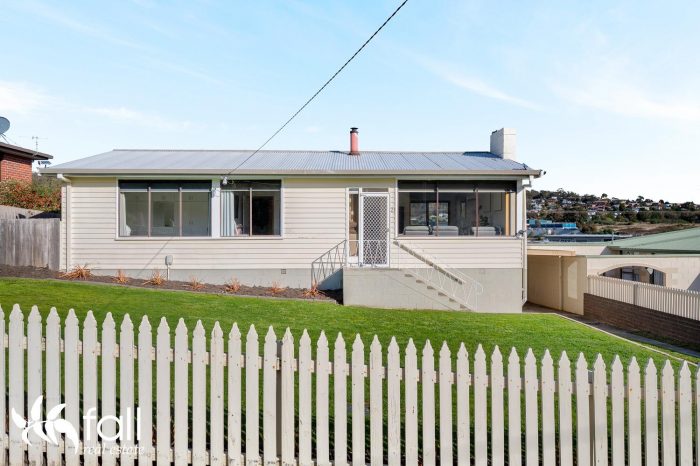 21 Balcumbi St, Mornington TAS 7018, Australia