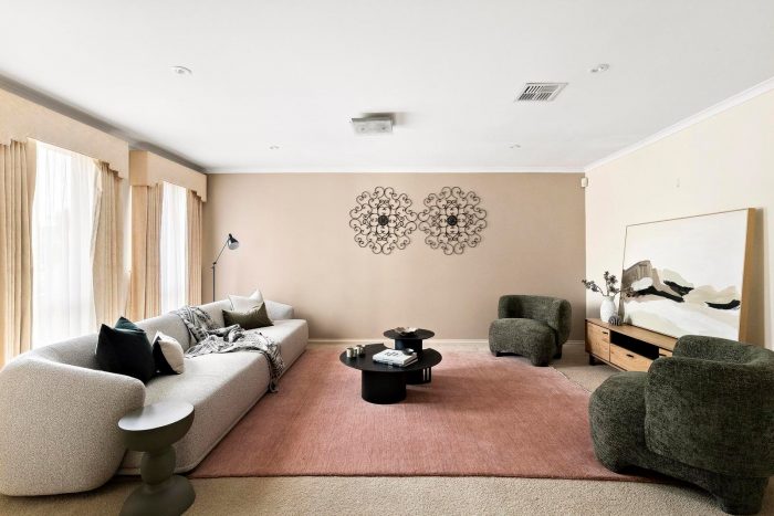 63 Bluebell Cres, Gowanbrae VIC 3043, Australia