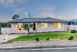 9 Charles St, Old Noarlunga SA 5168, Australia