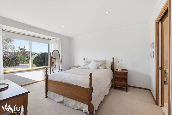5 Cider Gum Dr, Blackmans Bay TAS 7052, Australia