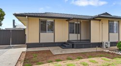 9 Civic Ave, Waikerie SA 5330, Australia