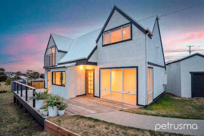 455 Clifton Beach Rd, Clifton Beach TAS 7020, Australia