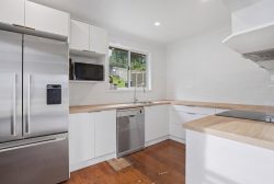 9 Coral Cres, Gateshead NSW 2290, Australia