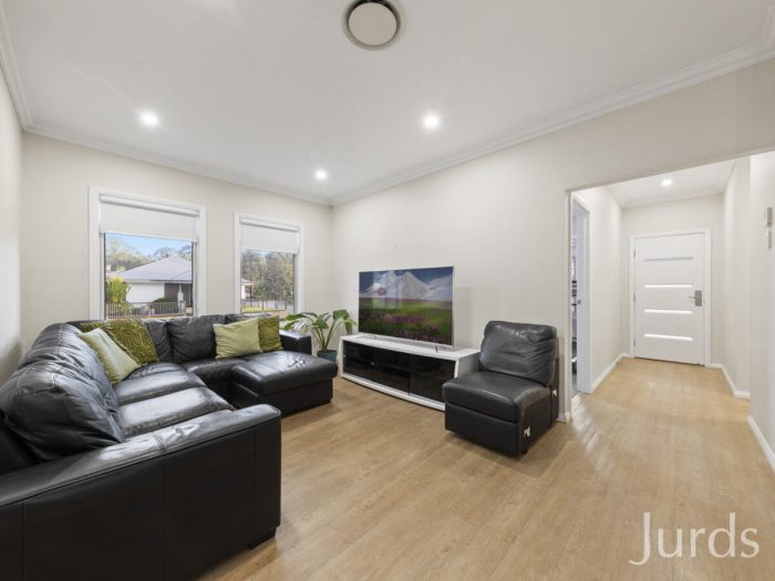 6 Bendeich Dr, North Rothbury NSW 2335, Australia