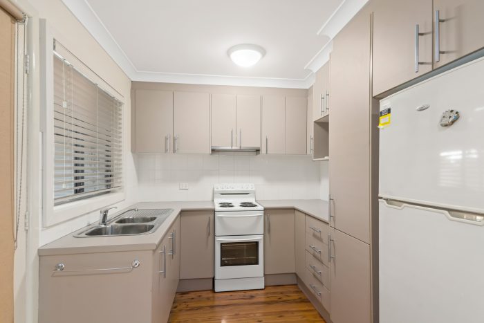 14 Craig Cres, Dapto NSW 2530, Australia