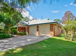 11 Cypress St, Highfields QLD 4352, Australia