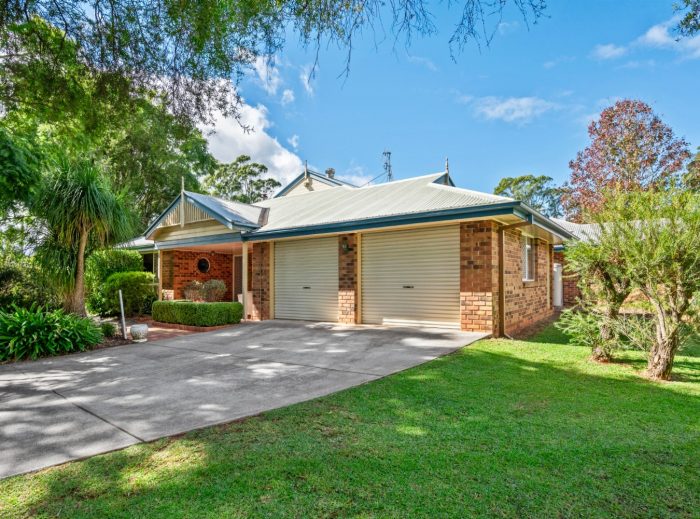 11 Cypress St, Highfields QLD 4352, Australia