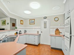 11 Cypress St, Highfields QLD 4352, Australia