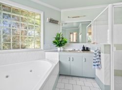 11 Cypress St, Highfields QLD 4352, Australia