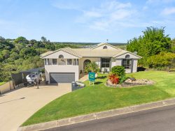16 Swissalp Dr, Urraween QLD 4655, Australia