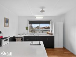 10 Erle St, Carlton River TAS 7173, Australia