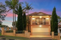 62 Laycock Rd, Penshurst NSW 2222, Australia
