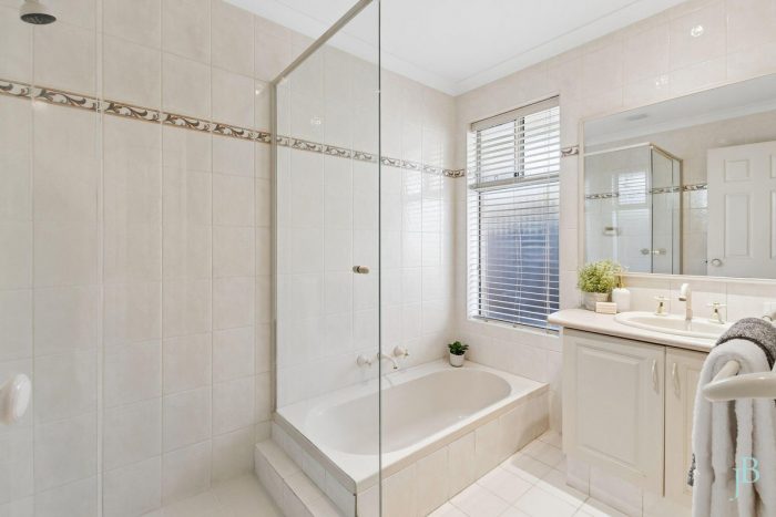36 Kelsall Cres, Manning WA 6152, Australia