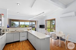 101 Francis Ave, Lemon Tree Passage NSW 2319, Australia