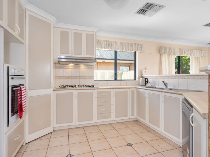 24 Geoffrey Stokes Parade, Kalgoorlie WA 6430, Australia