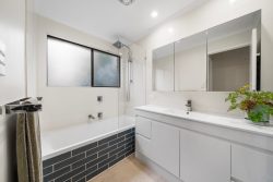 50 Gowrie St, Kingsthorpe QLD 4400, Australia