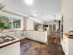430 Henty Hwy, Hamilton VIC 3300, Australia