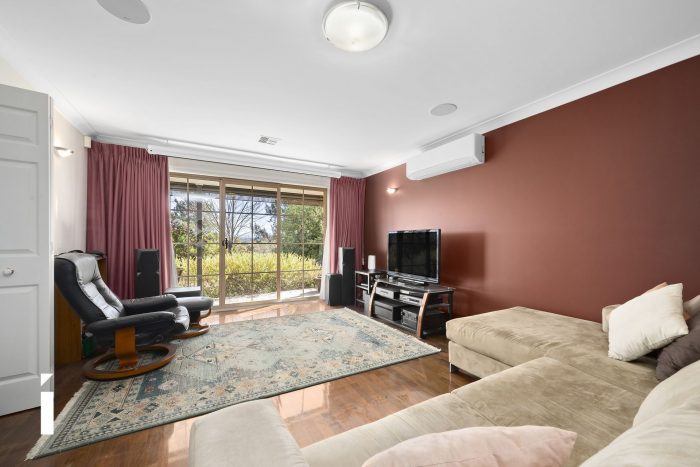77 William Wilkins Cres, Isaacs ACT 2607, Australia